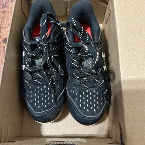 Under Armour toddler 9k black t-ball cleats Leadoff Low RM Jr.